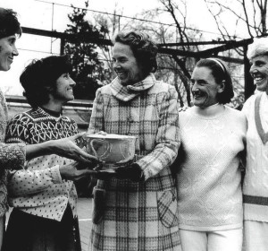 2023-gloria-dodd-platorm-tennis-museum-hall-of-fame-Rise-01-300x280